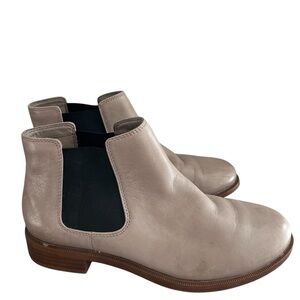 CLARKS Women's Taylor Shine Mushroom Leather Chelsea Ankle Boots